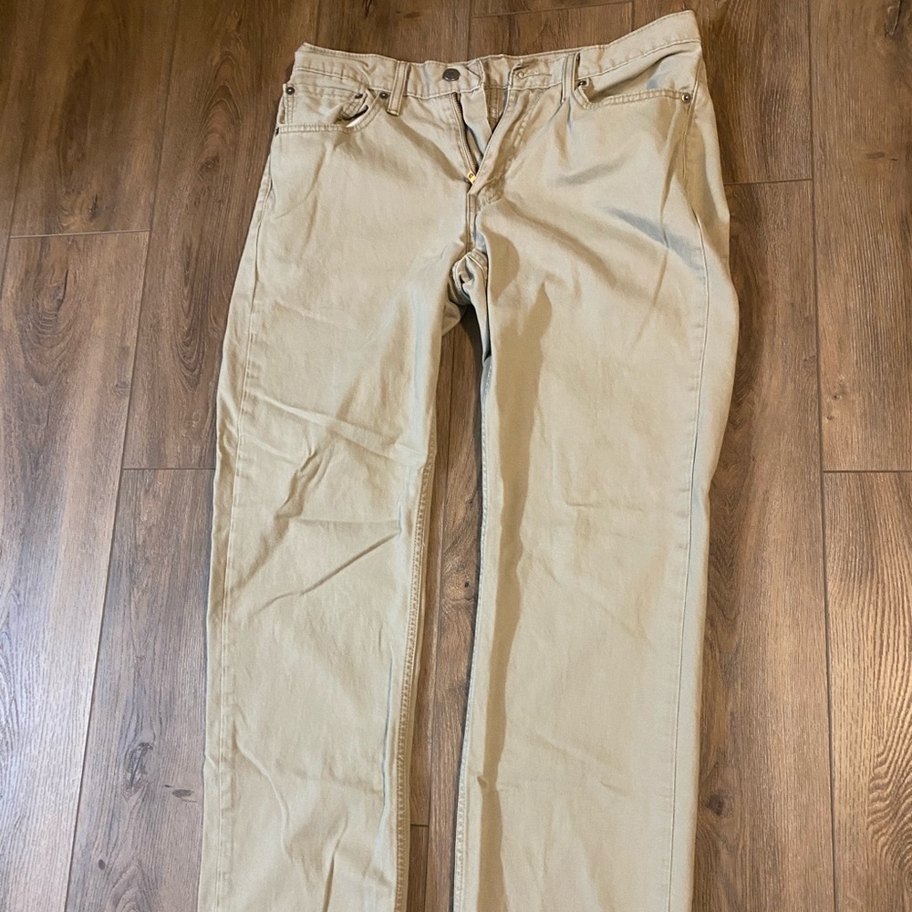 Levi men’s khaki jeans  33x32